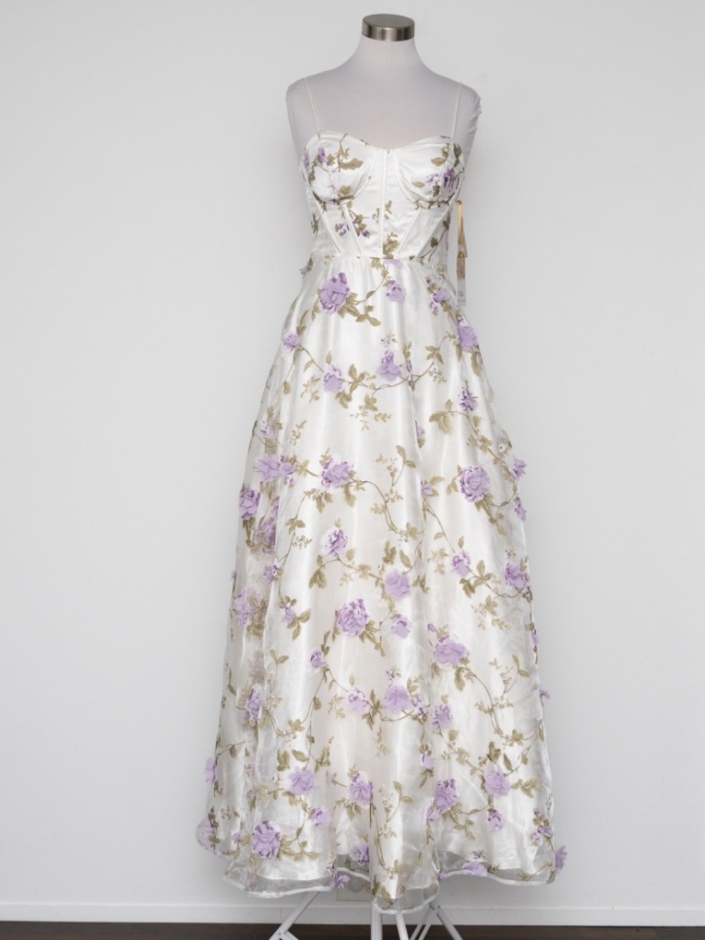 TLC Say Yes - 3D Floral Embellished Sweetheart Ball Gown